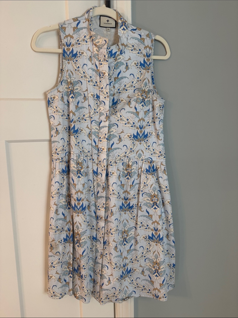 Tuckernuck Blue & Cream Floral Sleeveless Shirt Dress